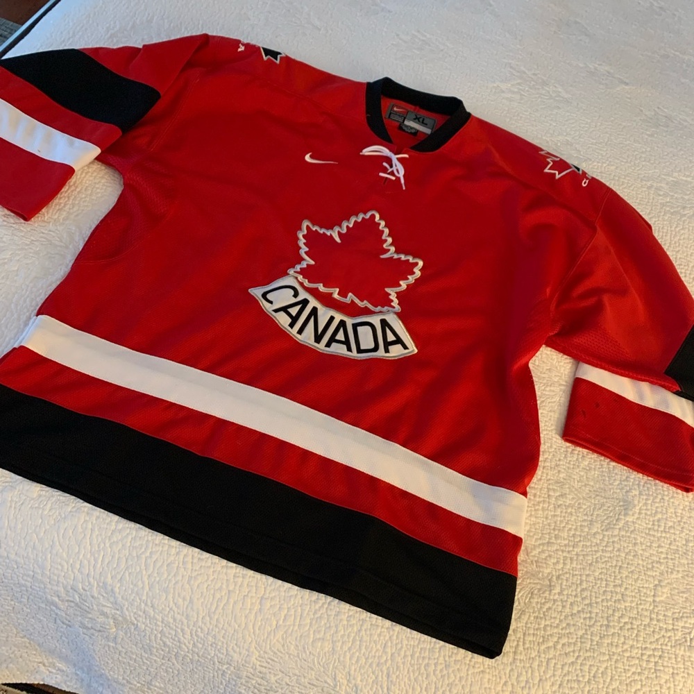 Men’s Nike Red Team Canada Jersey